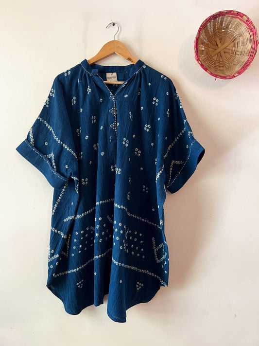 बंधनी इंडिगो कफ्तान ड्रेस
