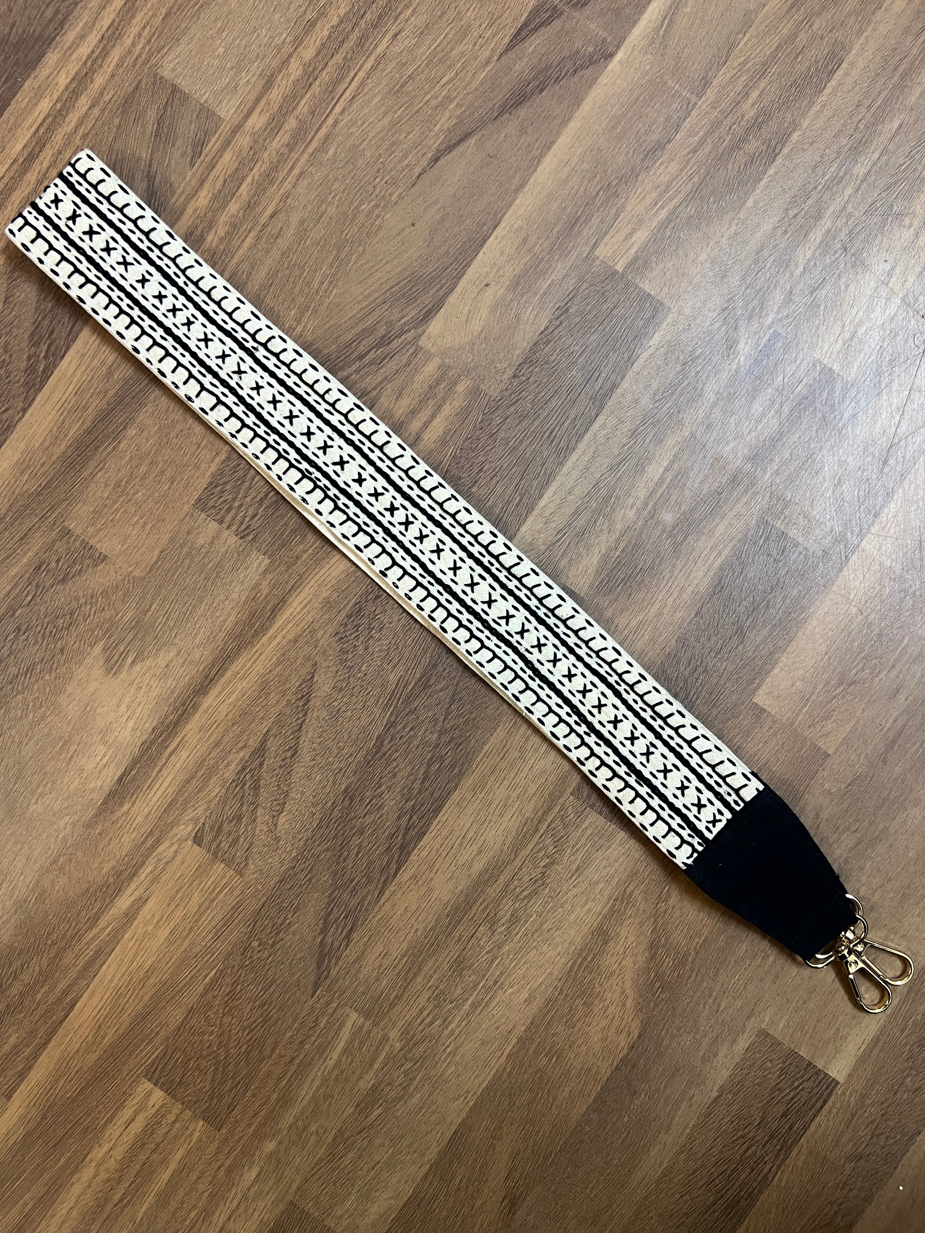 रबारी चारकोल शेप्स बैग स्ट्रैप बेल्ट